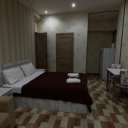 Hotel Tourist Тбилиси Экстерьер фото