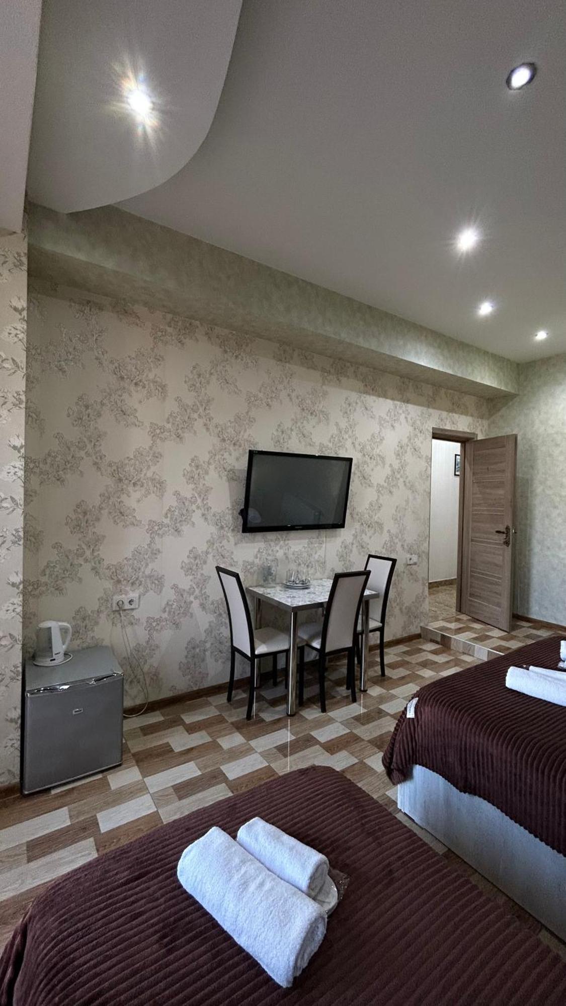 Hotel Tourist Тбилиси Экстерьер фото