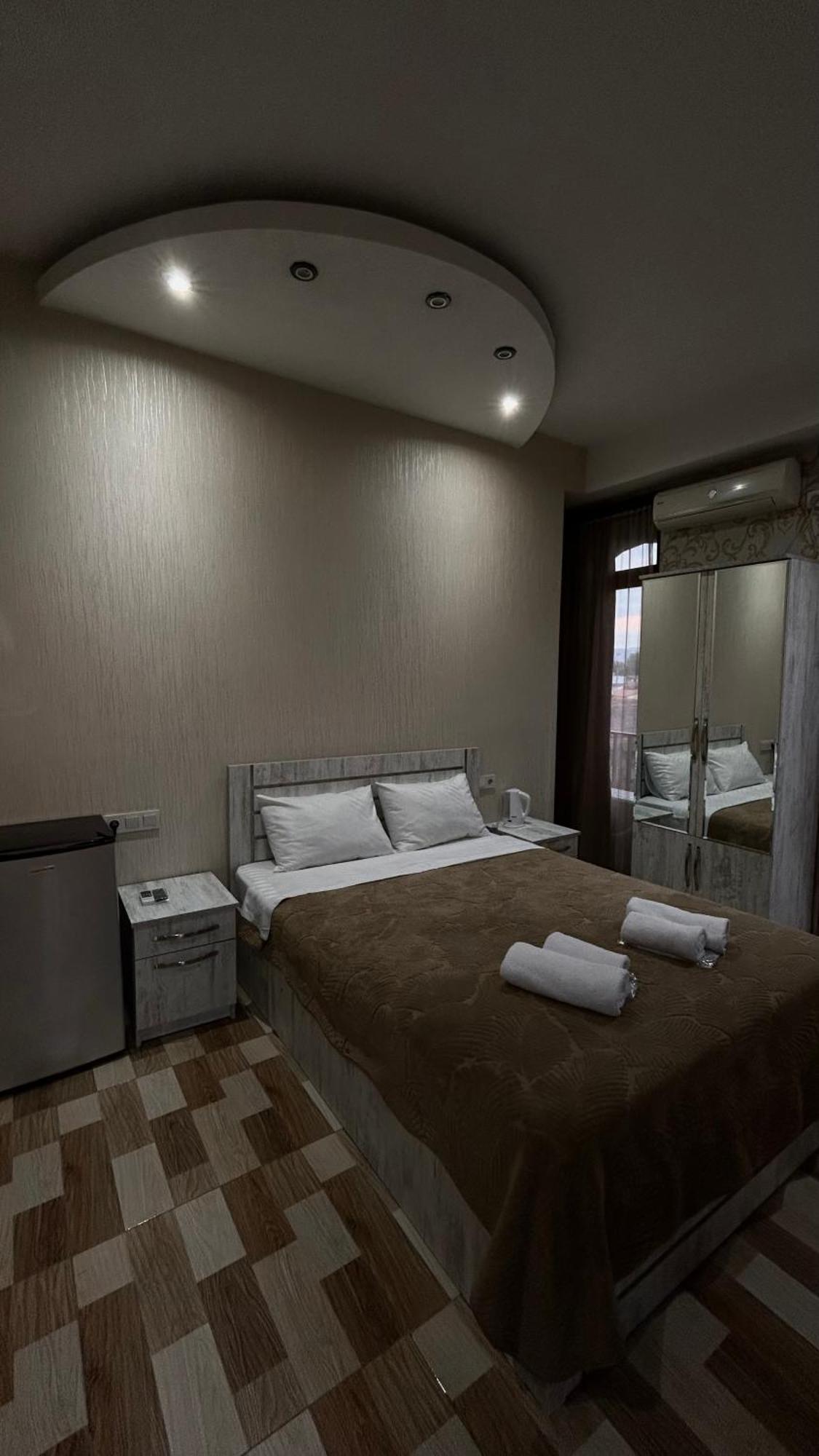 Hotel Tourist Тбилиси Экстерьер фото