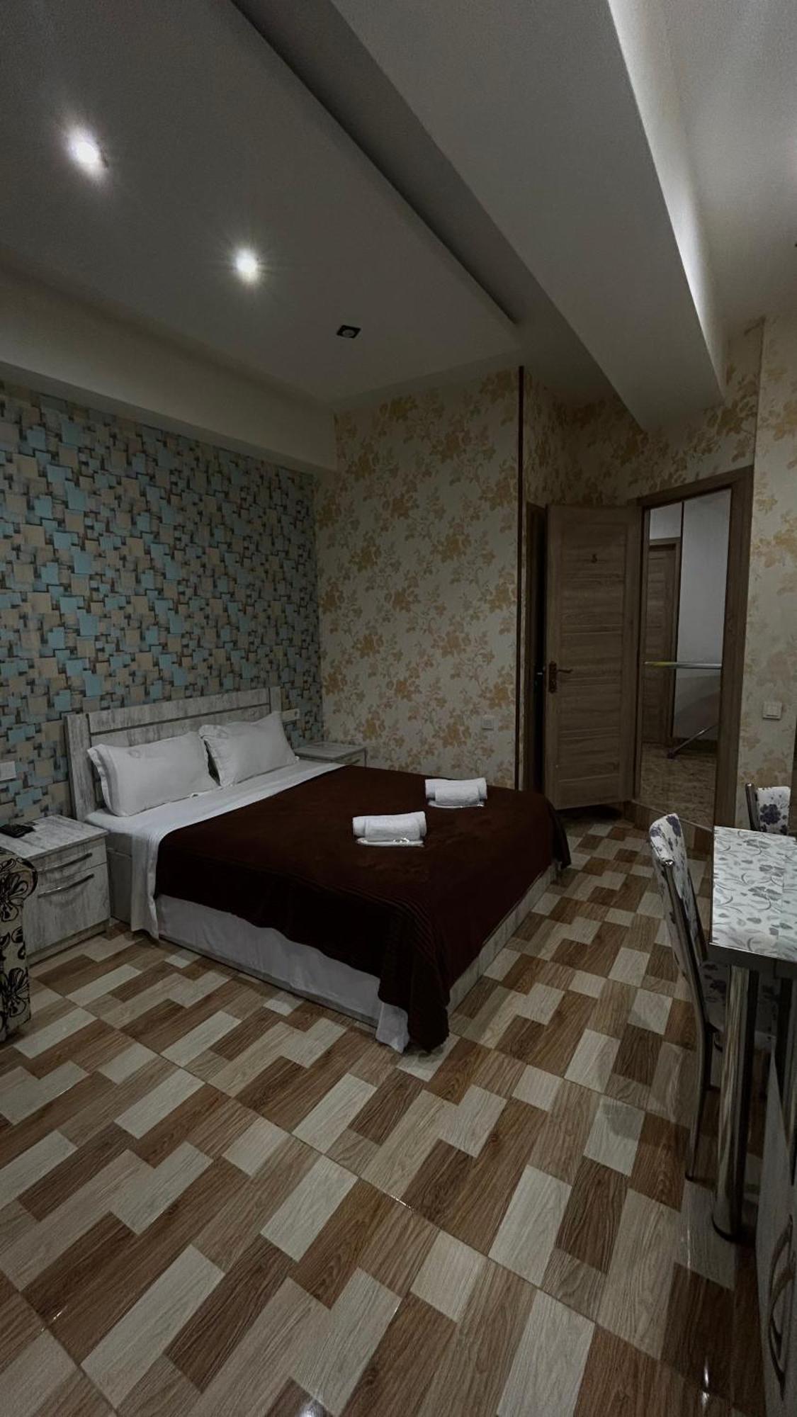 Hotel Tourist Тбилиси Экстерьер фото