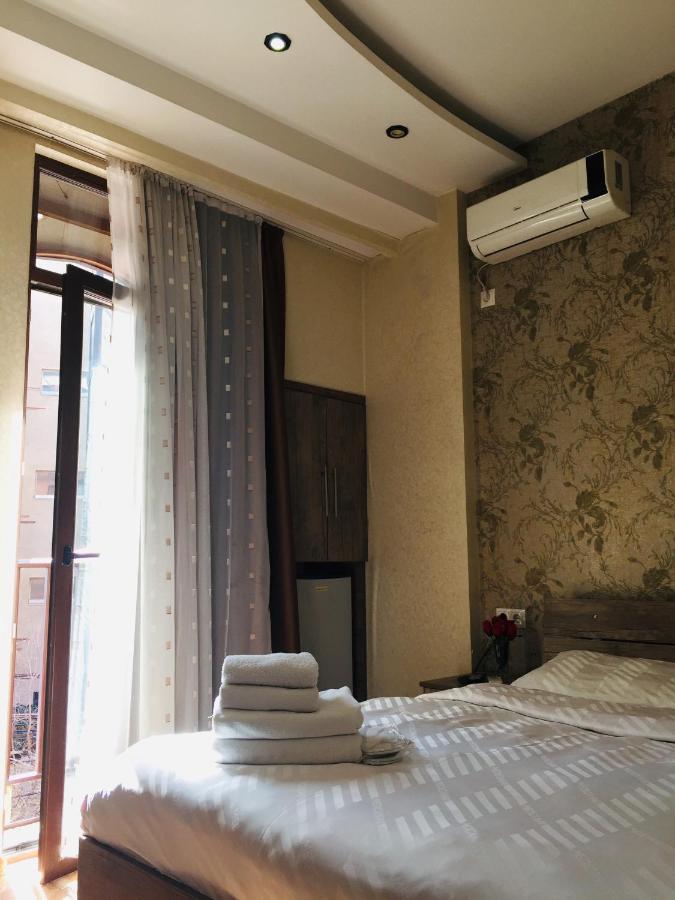Hotel Tourist Тбилиси Экстерьер фото