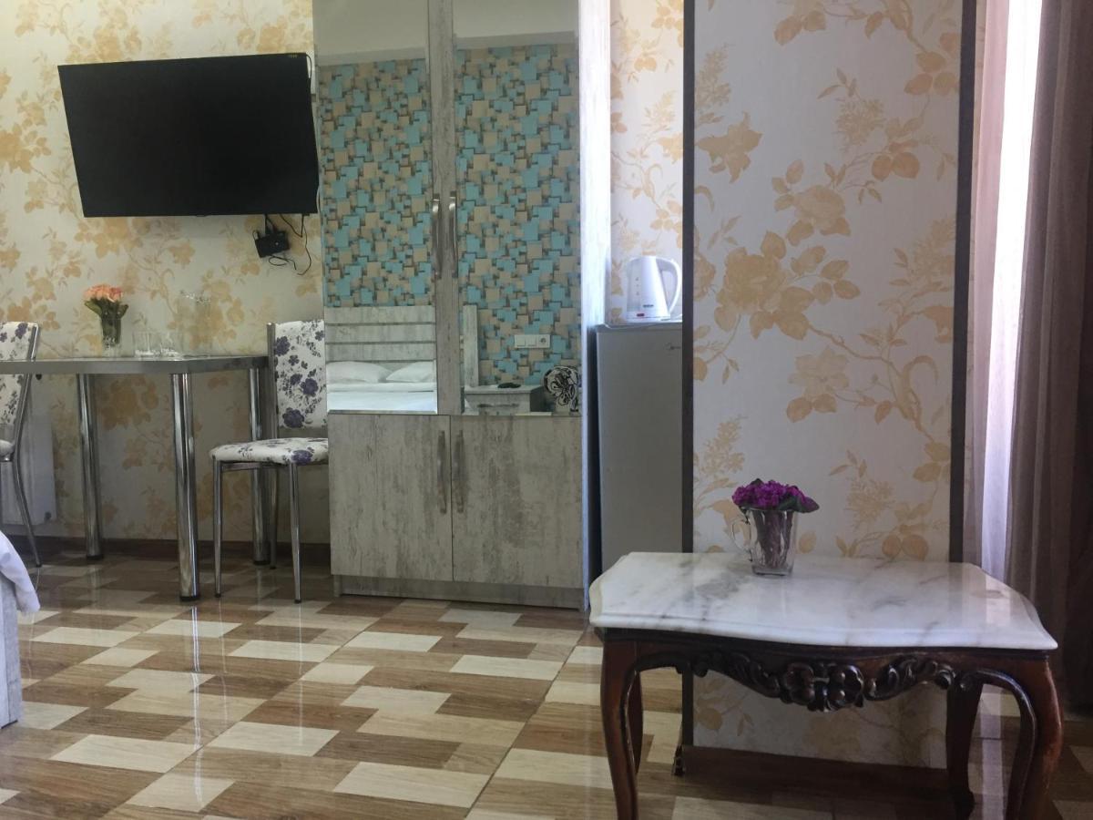 Hotel Tourist Тбилиси Экстерьер фото