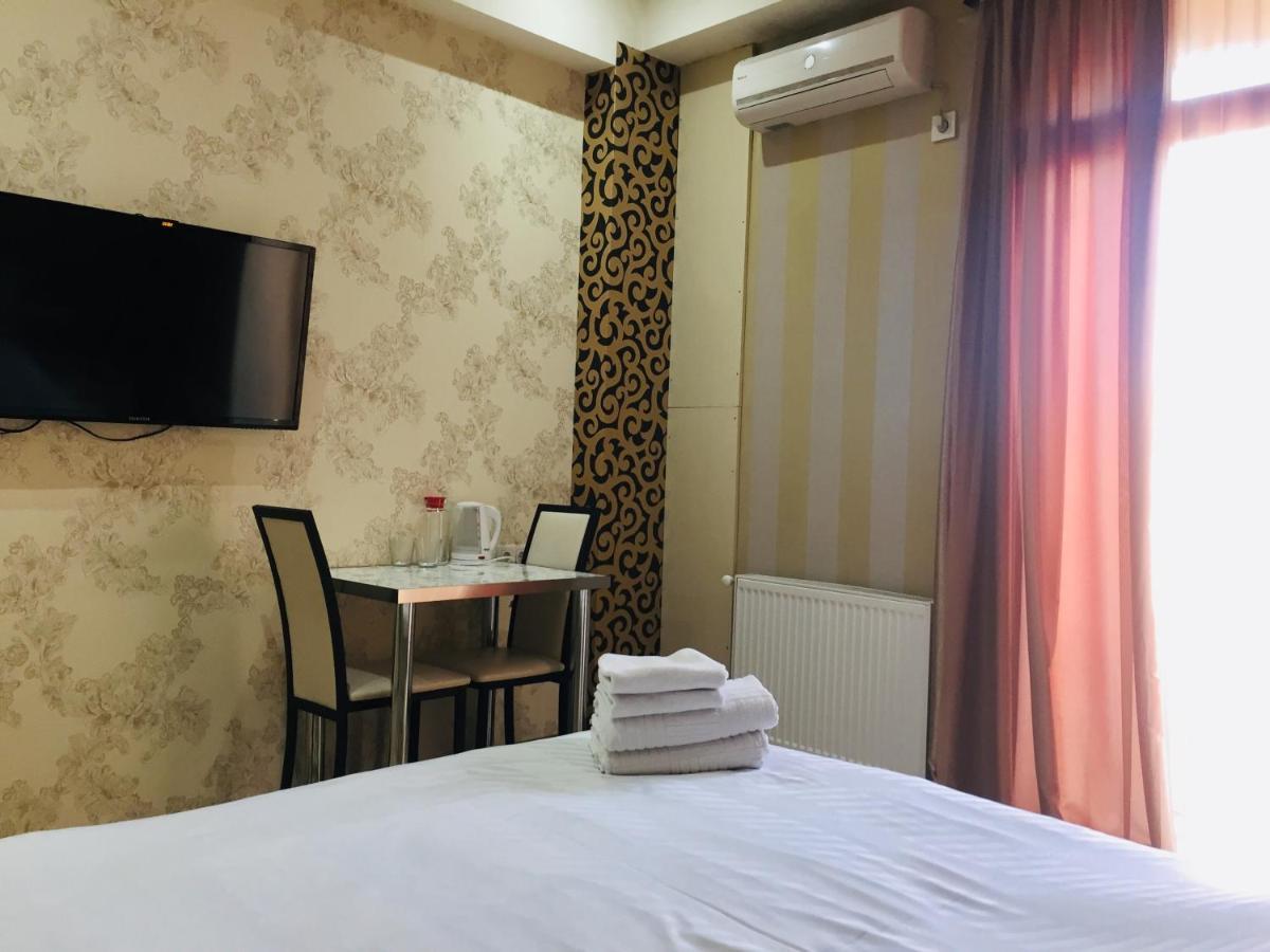 Hotel Tourist Тбилиси Экстерьер фото