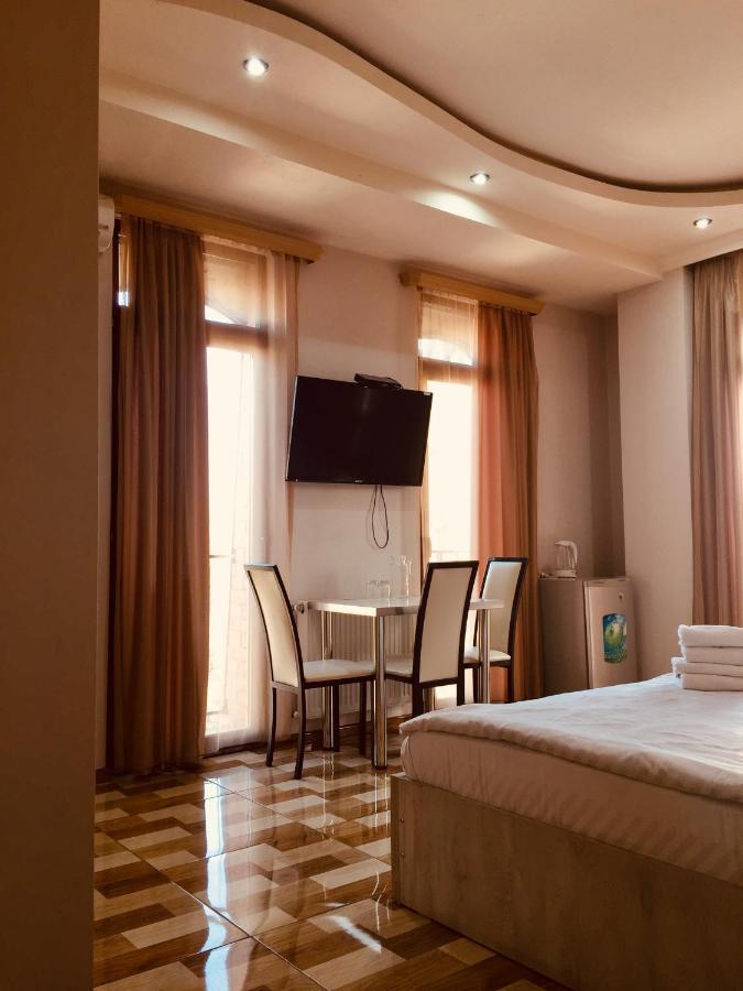 Hotel Tourist Тбилиси Экстерьер фото