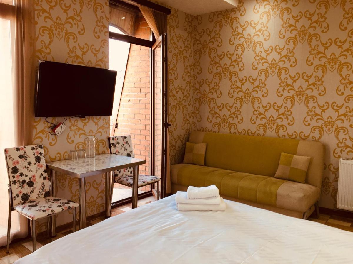 Hotel Tourist Тбилиси Экстерьер фото